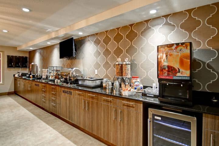Breakfast area